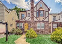 Short-sale in  EASTERN PKWY Newark, NJ 07106