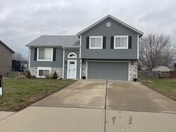 Short-sale in  NE 114TH TER Kansas City, MO 64157