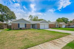 Short-sale Listing in HOLMES DR SLIDELL, LA 70460
