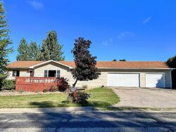 Short-sale in  EAGLE DR Mc Gregor, IA 52157