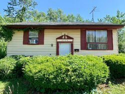 Short-sale in  TALANDIS DR Chicago Heights, IL 60411