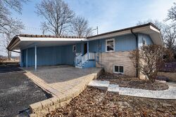 Short-sale in  BELLE CT Grayslake, IL 60030