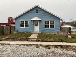 Short-sale in  E MARKET ST Warsaw, KY 41095