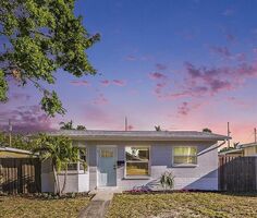 Short-sale in  71ST AVE N Saint Petersburg, FL 33702