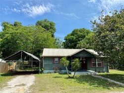  Pleasant St, Lake Helen FL