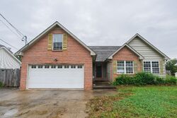 Short-sale in  SANDPIPER DR Clarksville, TN 37042