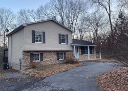  Hedgerow Ln, Stroudsburg PA