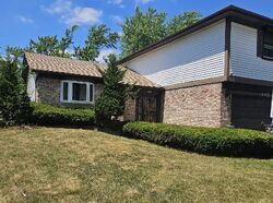 Short-sale in  CLOVERLEAF RD Matteson, IL 60443