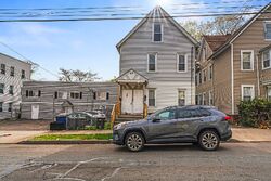 Short-sale in  FARREN AVE New Haven, CT 06513
