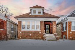 Short-sale in  S KENWOOD AVE Chicago, IL 60619