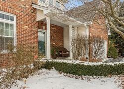 Short-sale in  BUTTERFIELD CIR E Shorewood, IL 60404