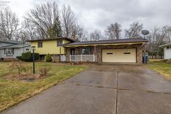 Short-sale in  WESTWOOD DR Lorain, OH 44053