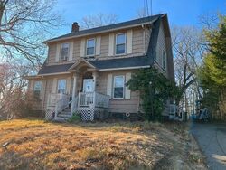 Short-sale in  COLLEGE ST Worcester, MA 01610
