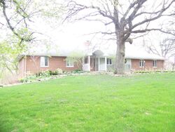 Short-sale in  BILLINGSGATE LN Woodstock, IL 60098