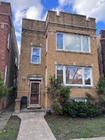 Short-sale in  W DAKIN ST Chicago, IL 60618