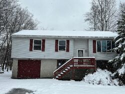 Short-sale in  COUNTRY PLACE DR Tobyhanna, PA 18466