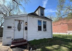 Short-sale in  Chippewa St Saint Louis, MO 63118