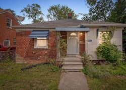Short-sale in  Brady Redford, MI 48240