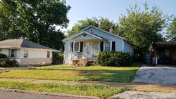 Short-sale in  ECHO LN Saint Louis, MO 63114