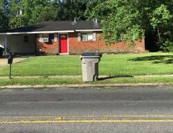 Short-sale in  GROOM RD Baker, LA 70714