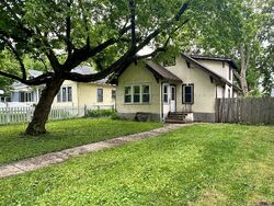Short-sale in  MINNEHAHA AVE Minneapolis, MN 55406